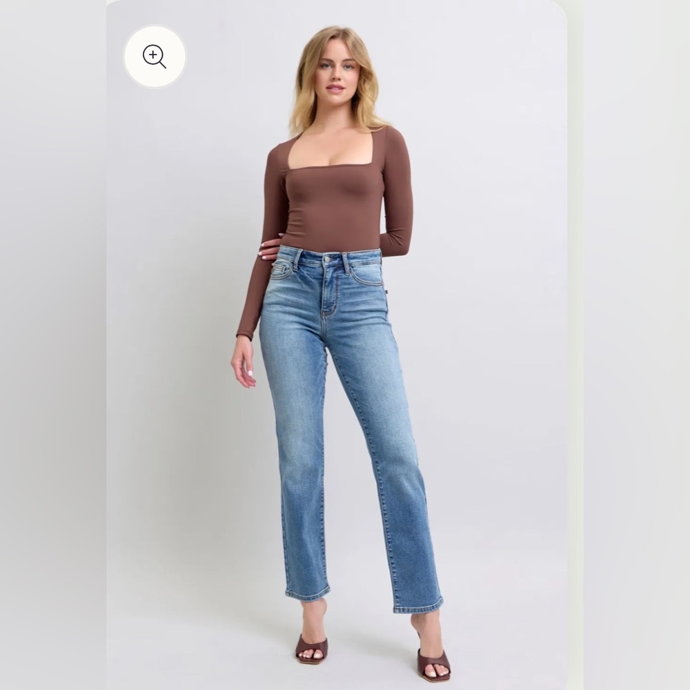 Judy Blue Full Size Run Vintage Wash Thermal Straight Jeans.